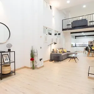 https://modern-spacious-apartment-in-the-old-town-ii.es-andalucia.com